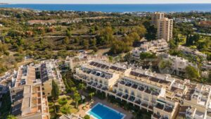 4 Bedroom Exquisite Townhouse in Aloha Gardens