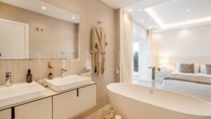Master Bathroom - Townhouse in Aloha Gardens