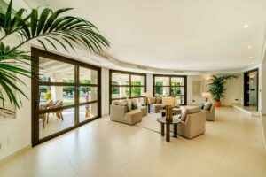 Living room - Villa Palm Springs, La Cerquilla, Nueva Andalucía, Marbella, Spain