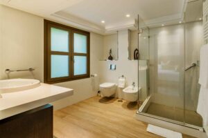 Bathroom - Villa Palm Springs, La Cerquilla, Nueva Andalucía, Marbella, Spain