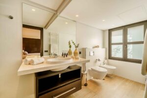 Bathroom - Villa Palm Springs, La Cerquilla, Nueva Andalucía, Marbella, Spain