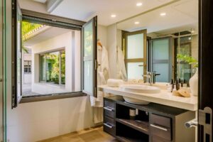 Bathroom - Villa Palm Springs, La Cerquilla, Nueva Andalucía, Marbella, Spain