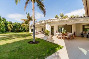 Patio - Villa Palm Springs, La Cerquilla, Nueva Andalucía, Marbella, Spain