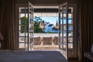 Chic Mediterranean 3-Bedroom Retreat at Puente Romano