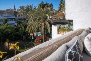 Chic Mediterranean 3-Bedroom Retreat at Puente Romano