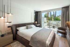 Bedroom – Elegant 3-Bedroom Apartment in Puente Romano, Marbella