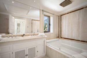 5 Bedrooms Townhouse Sierra Blanca del Mar (23)