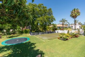 6 bedroom villa in guadalmina baja marbella (14)