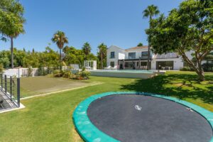6 bedroom villa in guadalmina baja marbella (19)