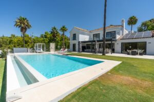 6 bedroom villa in guadalmina baja marbella (21)