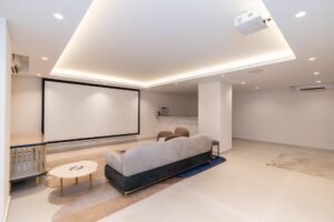 Cinema room - 6-bedroom villa in Guadalmina Baja, Marbella (42)