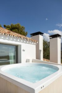 duplex penthouse with panoramic sea views in marbella (18)