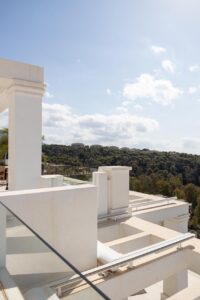 duplex penthouse with panoramic sea views in marbella (43)