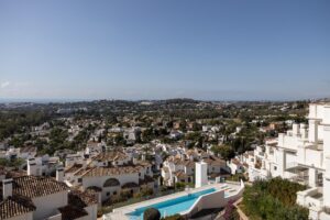 duplex penthouse with panoramic sea views in marbella (47)