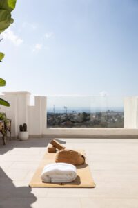 duplex penthouse with panoramic sea views in marbella (54)