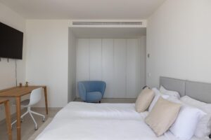 duplex penthouse with panoramic sea views in marbella (62)