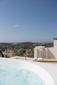 duplex penthouse with panoramic sea views in marbella (8)