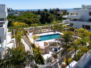 Benalus 4-Bed Duplex Apertment with 24/7 Security in Golden Mile, Marbella