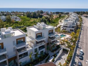 Benalus 4-Bed Duplex Apertment with 24/7 Security in Golden Mile, Marbella