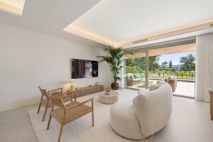 Benalus 4-Bed Duplex Apertment with 24/7 Security in Golden Mile, Marbella