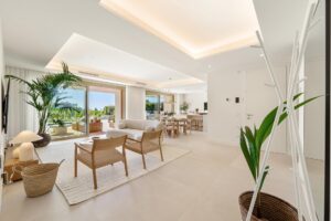 Benalus 4-Bed Duplex Apertment with 24/7 Security in Golden Mile, Marbella