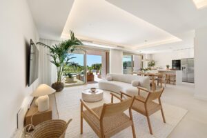 Benalus 4-Bed Duplex Apertment with 24/7 Security in Golden Mile, Marbella