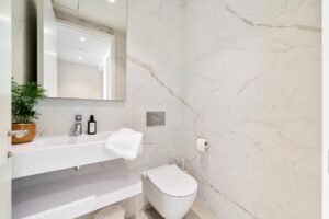 Benalus 4-Bed Duplex Apertment with 24/7 Security in Golden Mile, Marbella