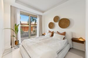 Benalus 4-Bed Duplex Apertment with 24/7 Security in Golden Mile, Marbella