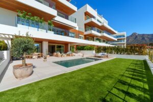Benalus 4-Bed Duplex Apertment with 24/7 Security in Golden Mile, Marbella