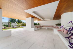 Benalus 4-Bed Duplex Apertment with 24/7 Security in Golden Mile, Marbella