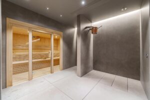 Benalus 4-Bed Duplex Apertment with 24/7 Security in Golden Mile, Marbella