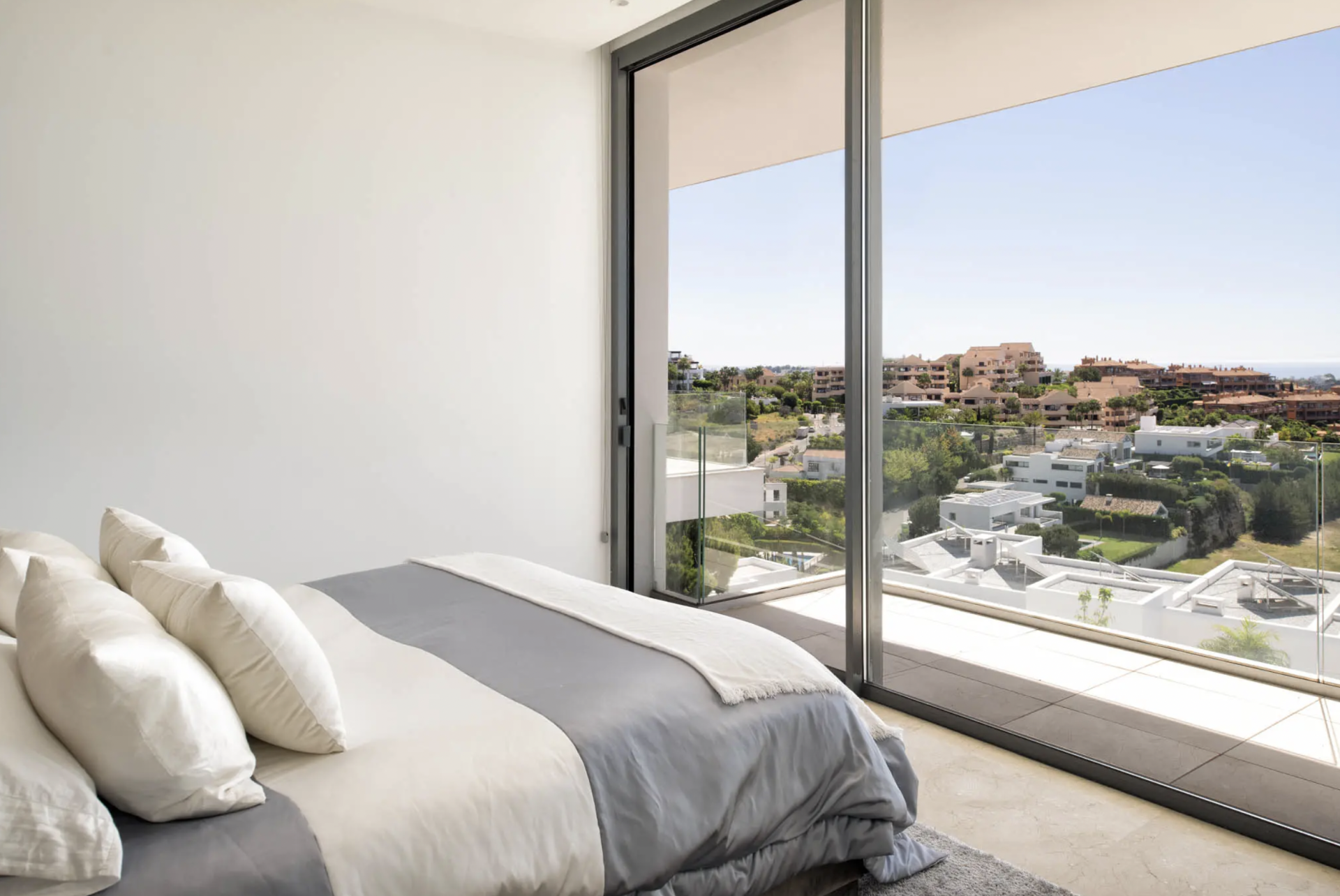 Villa Fuego - Sea View Retreat with Private Pool in Benahavis