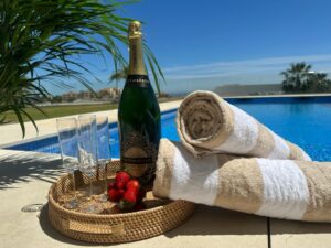 Swimming pool - Villa Fuego - Sea View Retreat with Private Pool in Benahavis