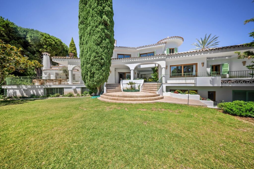 luxury villa sadiye in golden mile marbella (70)