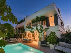 Villa Las Vistas - Outdoor with pool - Night