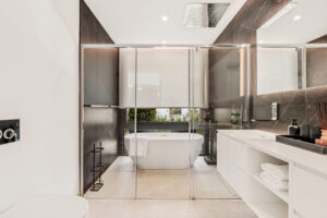 Villa Las Vistas - Master Bathroom located in Top Floor
