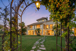 Villa Siempre Viva - Exterior at Dusk